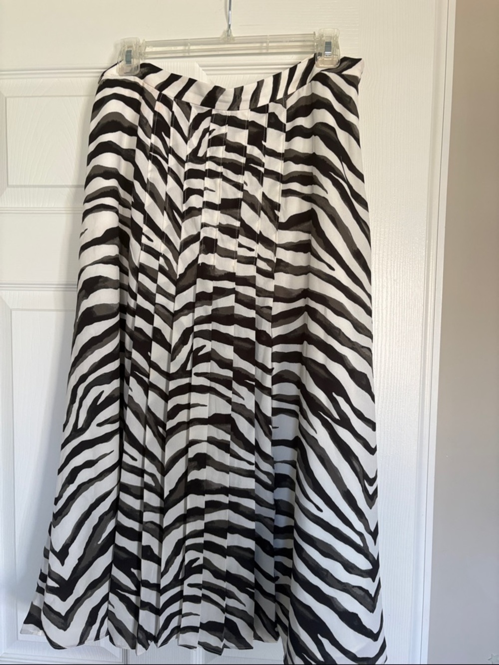 Banana Republic Zebra-Print Pleated Midi Skirt - Black & White